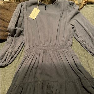 Knee length, ain he’s waist ombré dress